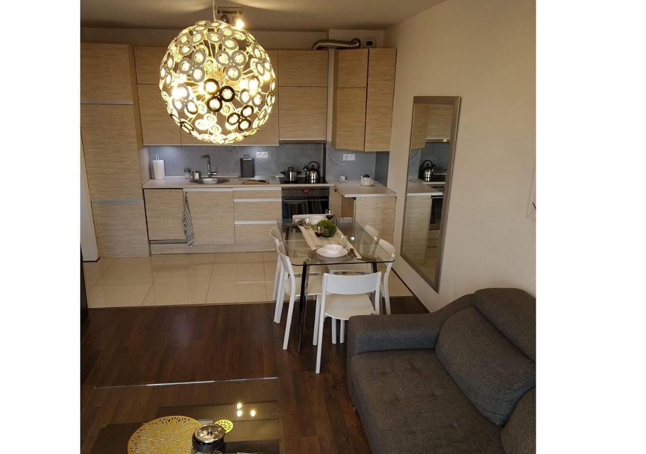 Sunny Penthouse With Roof Gardens Overlooking The Warsaw Palace Of Culture Pruszkow Ngoại thất bức ảnh